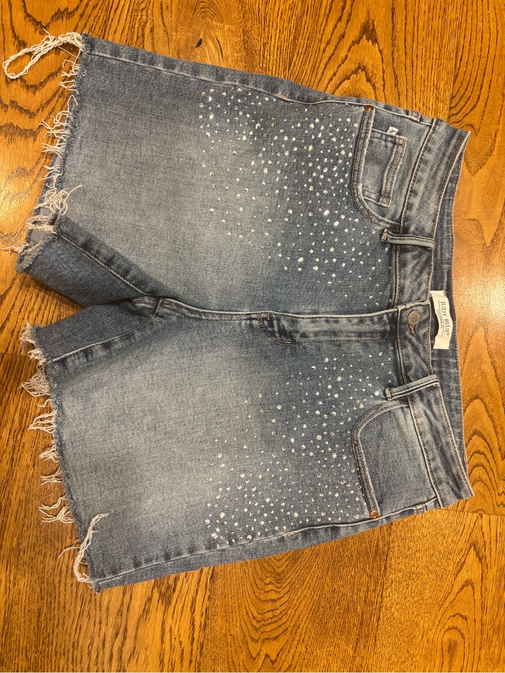 Nwot Judy Blue Size Xl Rhinestone Embellished Denim Distressed Frayed Shorts